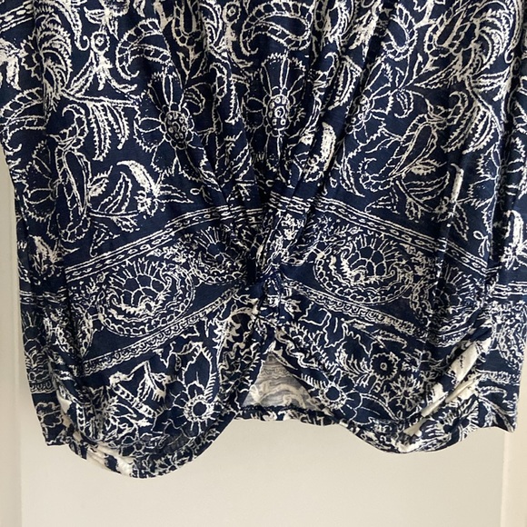 LB front tie shirt - Picture 3 of 3